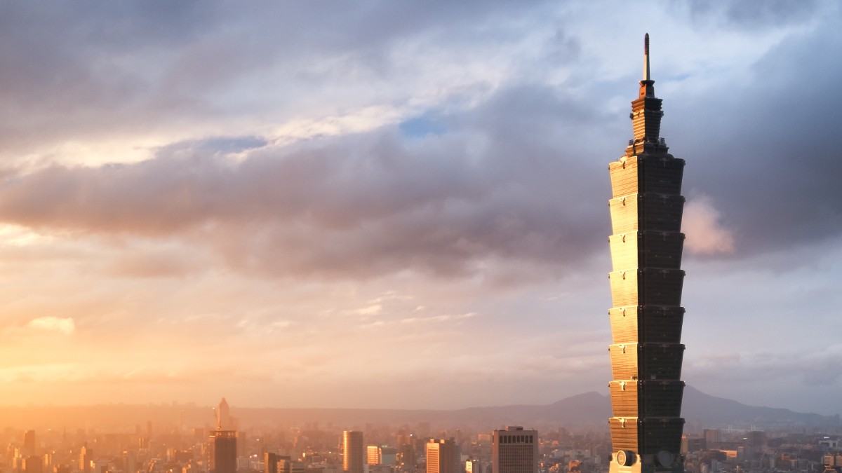 資金聯袂回補，台股收復萬四關卡並站穩季線
